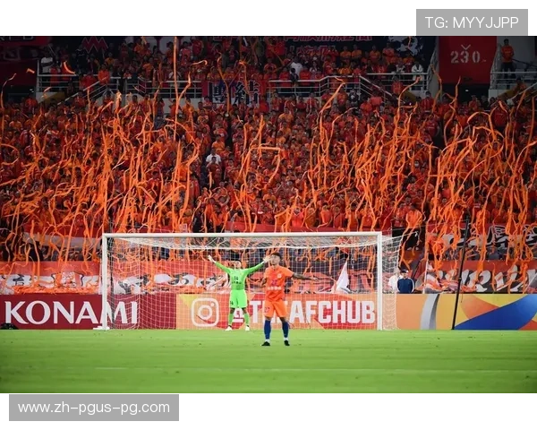 重庆中超主场攻坚战足球热血点燃城市之巅 重庆中超主场攻坚战足球热血点燃城市之巅